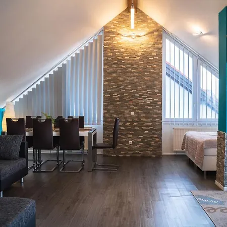 Andante Apartment Rust